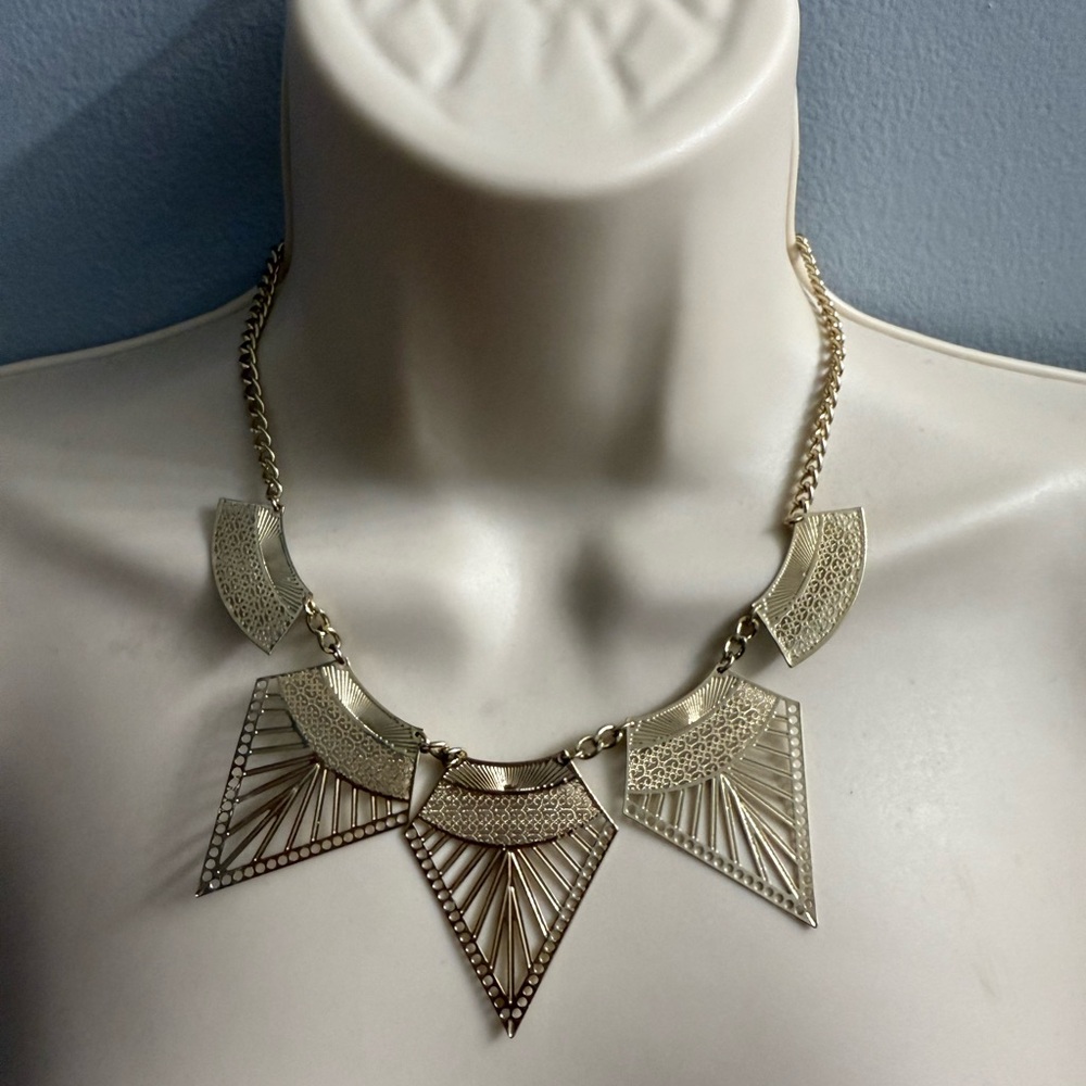 Express Elegant Gold Statement Necklace